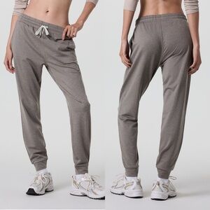 NWT Vuori Women’s Perfomance Jogger Chai Heather 25” SOLD OUT COLOR Size Medium‎